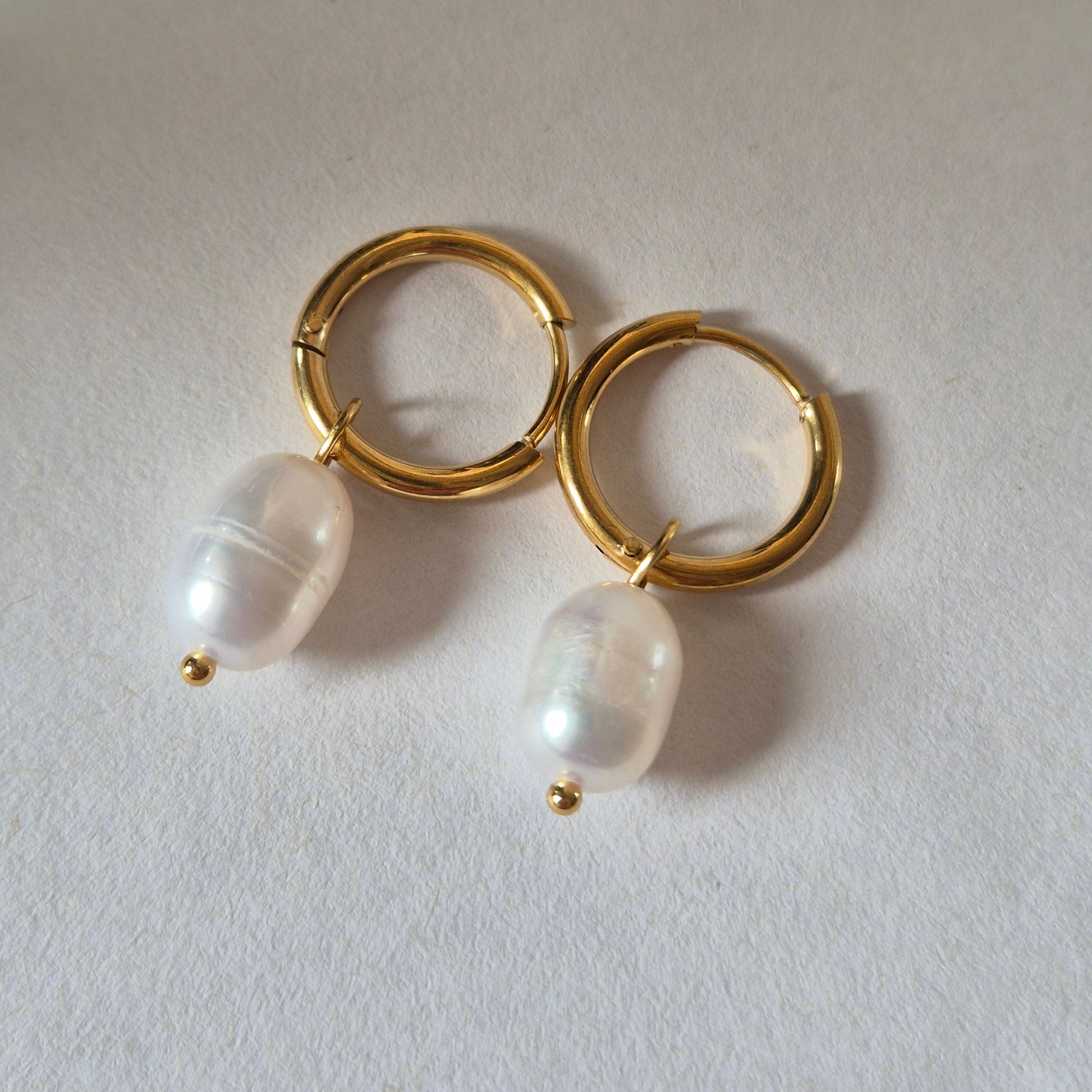 Sorella of May Oceane earring with freshwater pearl bead pendant
