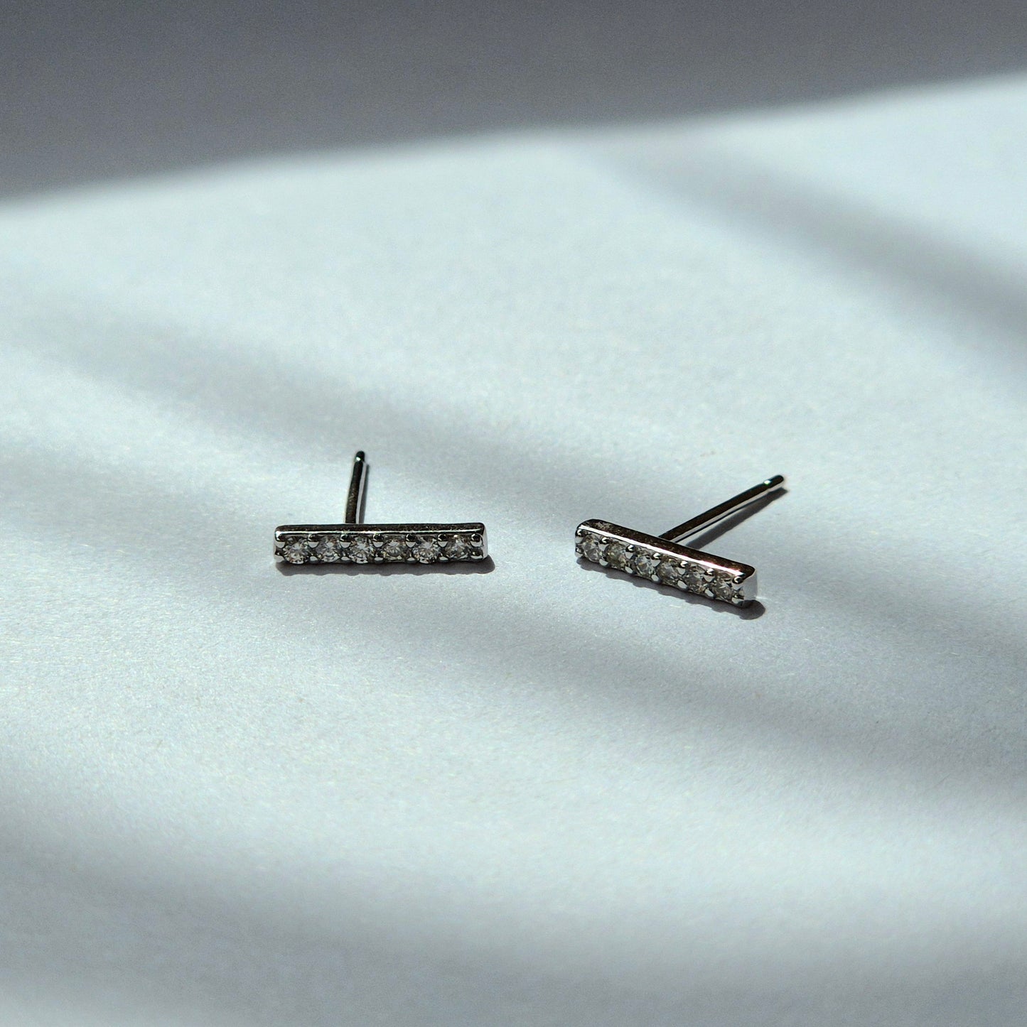 Sorella of may Lira stud earring in silver