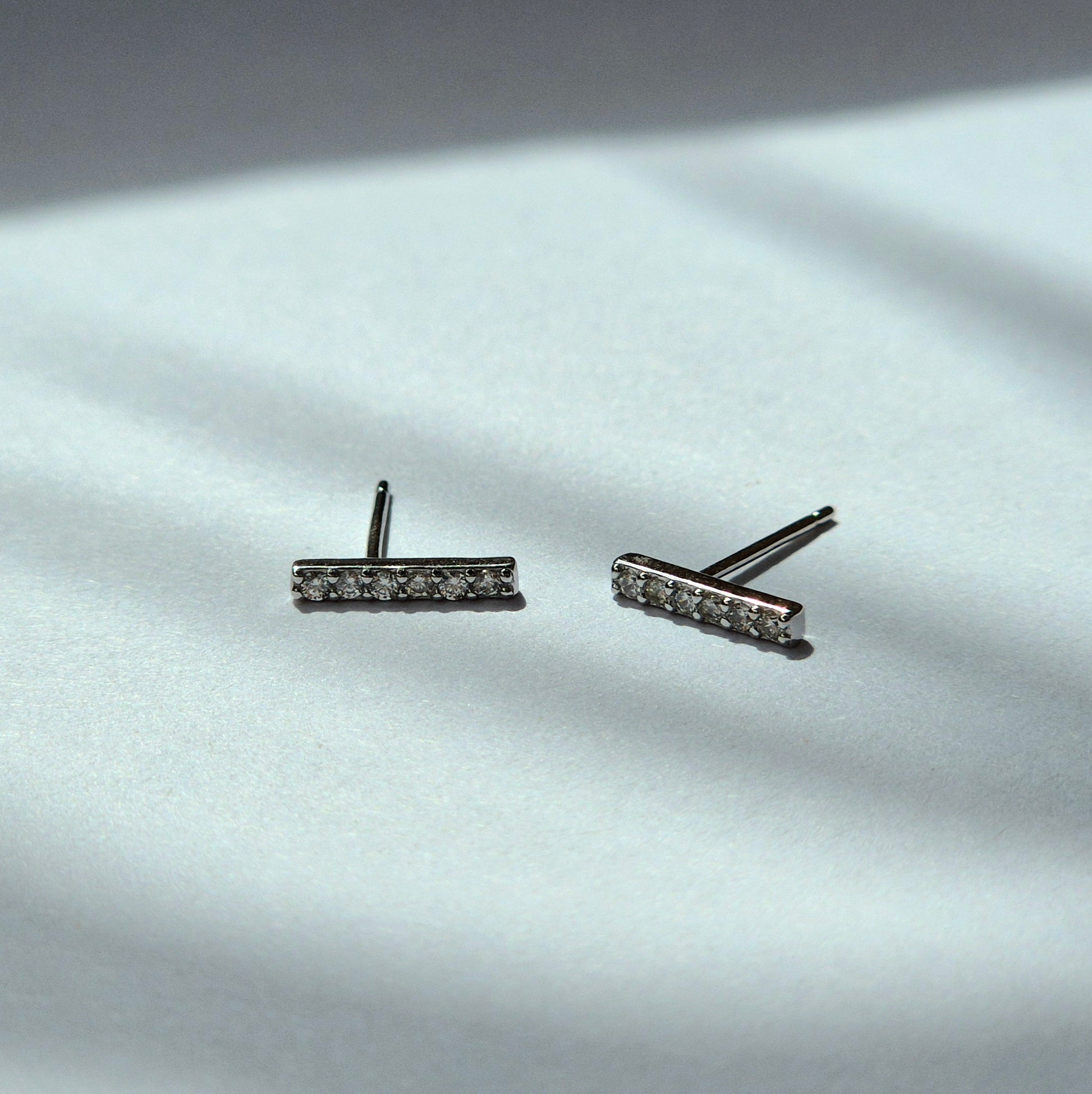 Sorella of may Lira stud earring in silver